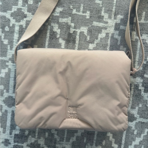 EUC Free People GOT Cloud Crossbody Bag Beige Sandbar - Picture 8 of 16